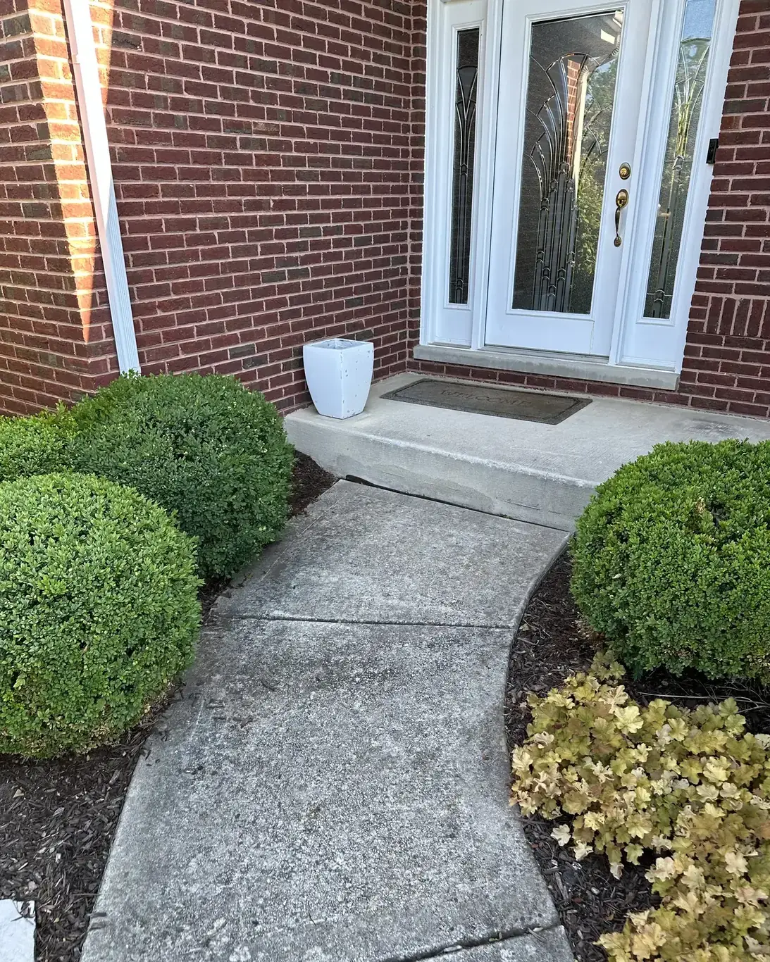 Paver Driveways in Frankfort before Rodak Landscaping started: Frankfort Paver Driveway with Charcoal Accent Border