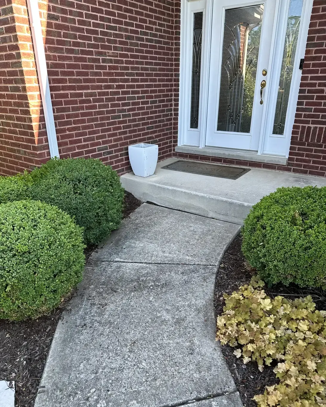 Paver Driveways in Frankfort before Rodak Landscaping started: Frankfort Paver Driveway with Charcoal Accent Border