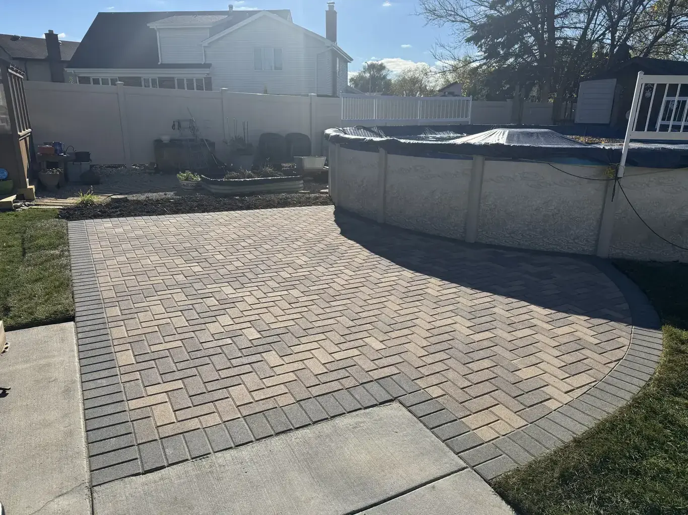 Finished paver patios in Orland Park by Rodak Landscaping: Orland Park Pool Paver Patio Surround